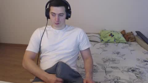 Snapshot of sasha_calvin chatting on September 25, 2:21 pm sasha_calvin online show from September 25, 2:21 pm