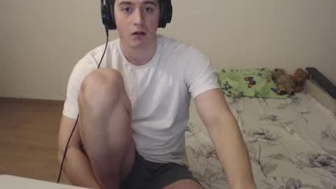 Snapshot of sasha_calvin chatting on October 5, 6:39 pm sasha_calvin online show from October 5, 6:39 pm