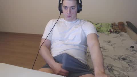 Snapshot of sasha_calvin chatting on November 19, 2:50 pm sasha_calvin online show from November 19, 2:50 pm