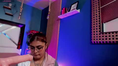 Snapshot of sasha_jagger chatting on February 26, 3:55 pm Zadbi online show from February 26, 3:55 pm