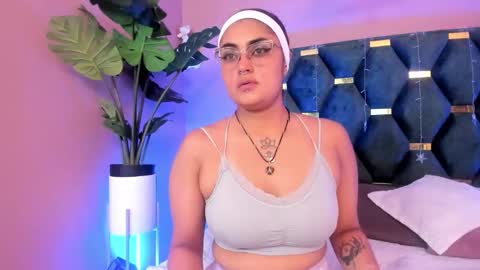 Snapshot of sasha_jagger chatting on February 27, 4:01 am Zadbi online show from February 27, 4:01 am