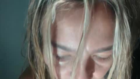 Snapshot of sasha_multiorgasmic chatting on December 5, 8:23 am sasha online show from December 5, 8:23 am