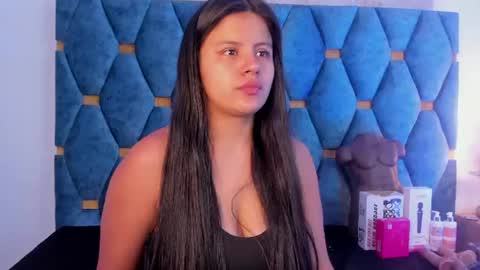 Snapshot of sasha_roldann chatting on June 26, 7:40 pm Sasha online show from June 26, 7:40 pm