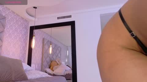 Snapshot of sasha_sinne chatting on July 20, 3:58 pm sasha_sinne online show from July 20, 3:58 pm