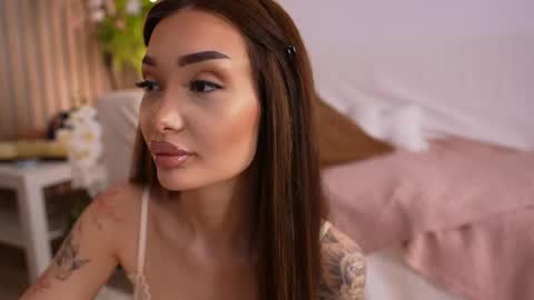 sashafererra online show from April 4, 7:55 pm