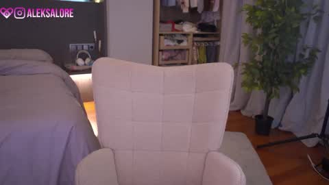 sashalore online show from March 19, 3:10 am