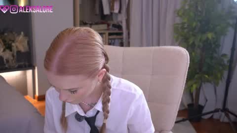 Snapshot of sashalore chatting on May 25, 3:01 am sashalore online show from May 25, 3:01 am