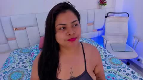 Snapshot of sashapears chatting on October 7, 3:58 am Manuela online show from October 7, 3:58 am