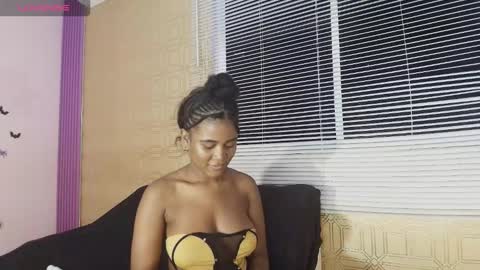 Snapshot of sashhalux22 chatting on November 10, 4:33 am SashhaLux22 online show from November 10, 4:33 am