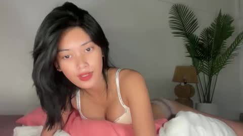 Snapshot of sashi_kaye chatting on June 11, 3:48 am sashi_kaye online show from June 11, 3:48 am