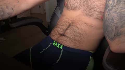 Snapshot of saskyman69 chatting on November 17, 5:02 am saskyman69 online show from November 17, 5:02 am