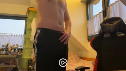 Snapshot of sason97xx chatting on March 2, 5:25 pm sason97xx online show from March 2, 5:25 pm