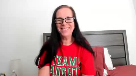 Snapshot of sassiestpeachgoddess chatting on November 28, 2:31 pm Sassiest Peach Goddess online show from November 28, 2:31 pm