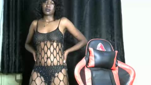 sassy_lyne online show from December 16, 8:14 pm