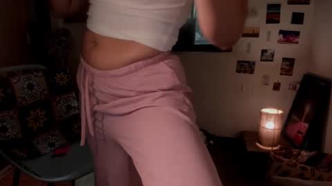 Snapshot of sassy_xyou chatting on February 5, 9:40 pm Ms. Oh   online show from February 5, 9:40 pm