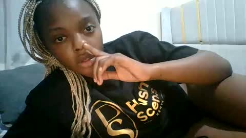 Snapshot of sassylilmama chatting on June 8, 1:28 am sassylilmama online show from June 8, 1:28 am