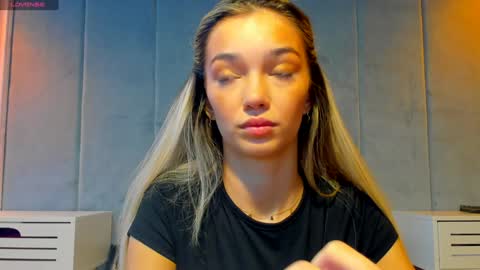 sassyt33n online show from September 9, 8:25 am