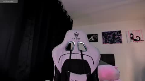 Snapshot of satanbabee_ chatting on June 15, 11:18 pm im expecting 300 thumbs up on my altar online show from June 15, 11:18 pm