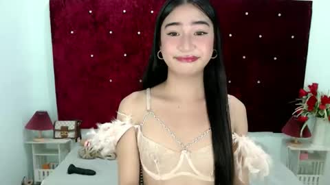 Snapshot of satiable_sashax chatting on September 23, 4:32 pm Sasha online show from September 23, 4:32 pm