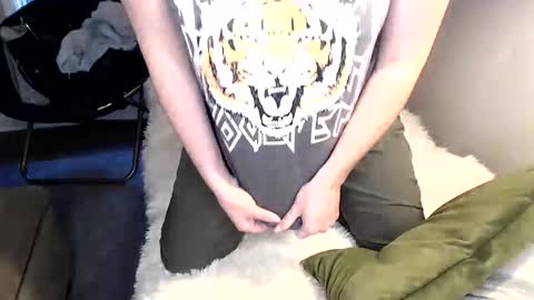 Snapshot of satine_moane chatting on December 1, 2:44 pm Satine online show from December 1, 2:44 pm