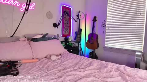 Snapshot of saturnine_princess chatting on October 17, 5:48 pm Saturn Girl online show from October 17, 5:48 pm