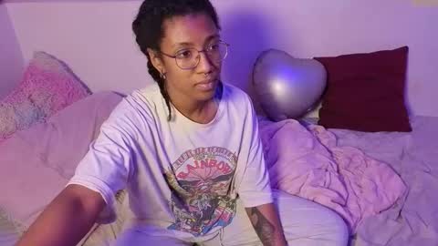 saturno_vibes online show from February 18, 8:43 am