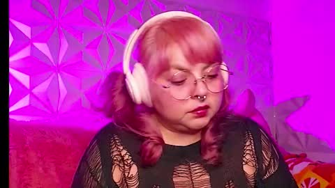 Gina George online show from January 7, 1:52 am