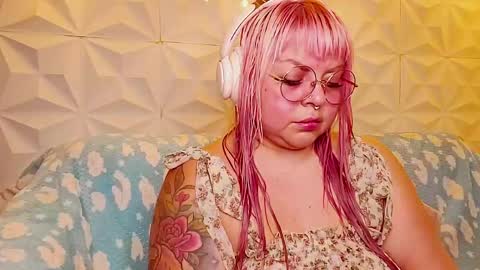 Gina George online show from May 31, 10:11 pm