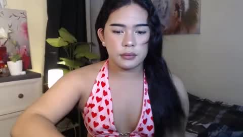 Snapshot of saucey_rhed chatting on February 12, 12:01 pm RHED online show from February 12, 12:01 pm