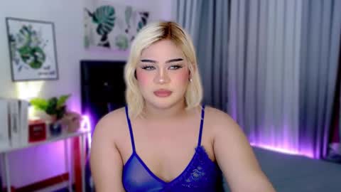 Snapshot of saucey_rhed chatting on November 15, 10:23 am RHED online show from November 15, 10:23 am