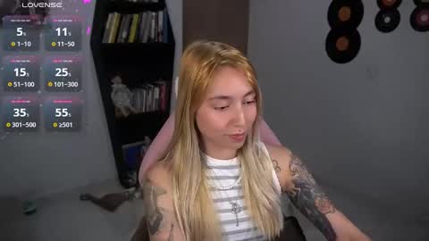 I AM JENN  online show from September 17, 3:19 am