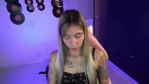 I AM JENN  online show from May 10, 10:48 pm