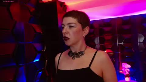 Snapshot of sauvage_lilith chatting on July 7, 3:31 am lilith online show from July 7, 3:31 am