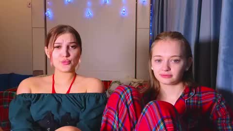 LUNA and ANNA    online show from December 25, 5:15 pm