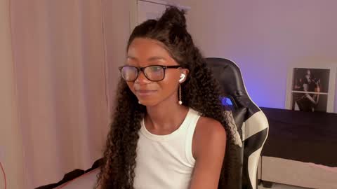 Savannahwildee online show from December 21, 9:36 pm