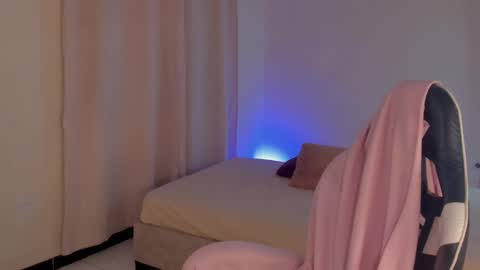 Savannahwildee online show from February 20, 3:52 pm