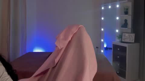 Savannahwildee online show from February 25, 12:03 pm