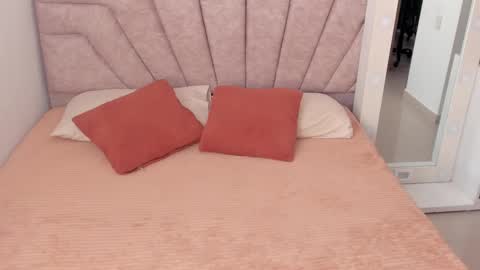 Savannahwildee online show from February 20, 1:33 pm