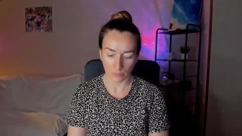 save the qween online show from December 1, 7:24 am