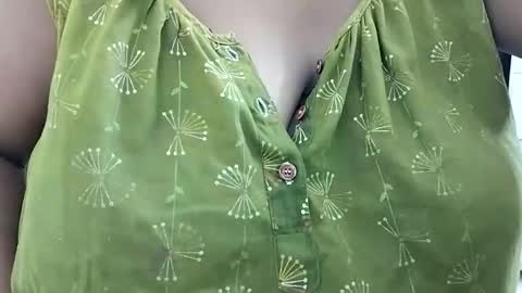 Snapshot of savita0969 chatting on April 19, 2:49 pm Anjali online show from April 19, 2:49 pm
