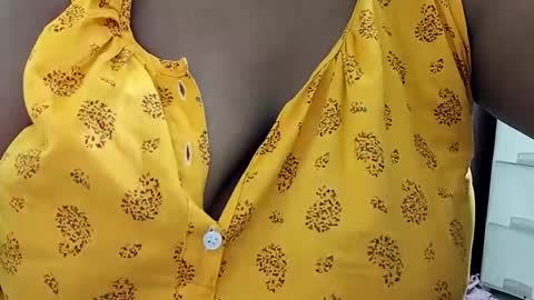 Snapshot of savita0969 chatting on April 20, 3:26 pm Anjali online show from April 20, 3:26 pm
