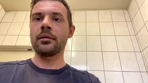 Snapshot of sawa08051989 chatting on December 7, 10:34 am chamomile online show from December 7, 10:34 am