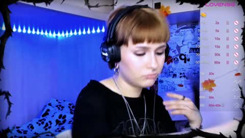 pronoun she. name Mary. age 21. online show from December 16, 2:15 am