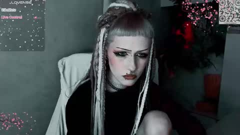 pronoun she. name Mary. age 21. online show from December 3, 5:44 pm