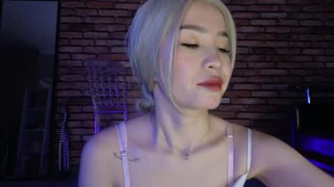 Snapshot of saya_lin chatting on November 10, 7:57 pm Saya online show from November 10, 7:57 pm