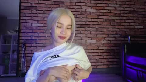 Snapshot of saya_lin chatting on November 20, 10:42 pm Saya online show from November 20, 10:42 pm