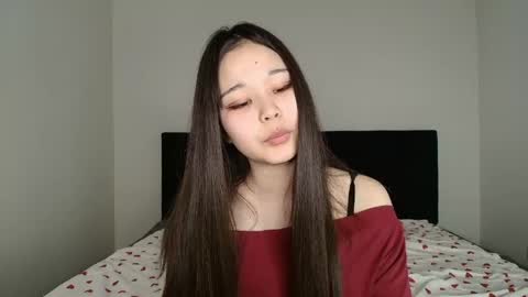 Saya online show from April 10, 2:00 pm