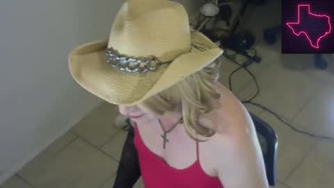 Snapshot of sayhicaitcd chatting on February 25, 5:41 am Cait or Caitlin online show from February 25, 5:41 am