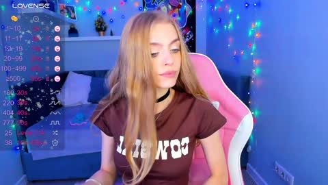 Snapshot of sayl0r_moon chatting on December 28, 2:33 am Kira GMT 7 Mon Thu-Sun 0800am-0200pm online show from December 28, 2:33 am