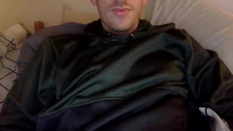 Snapshot of sbshowoff chatting on April 9, 4:01 am Stripper in Training online show from April 9, 4:01 am